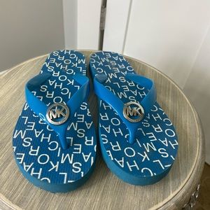 Micheal Kors thong sandal